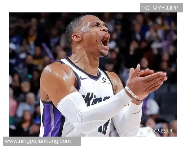 猛龙赛场突发小插曲裁判果断应对展现专业素养